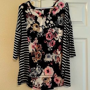 NWT Women’s V-neck Long Sleeve